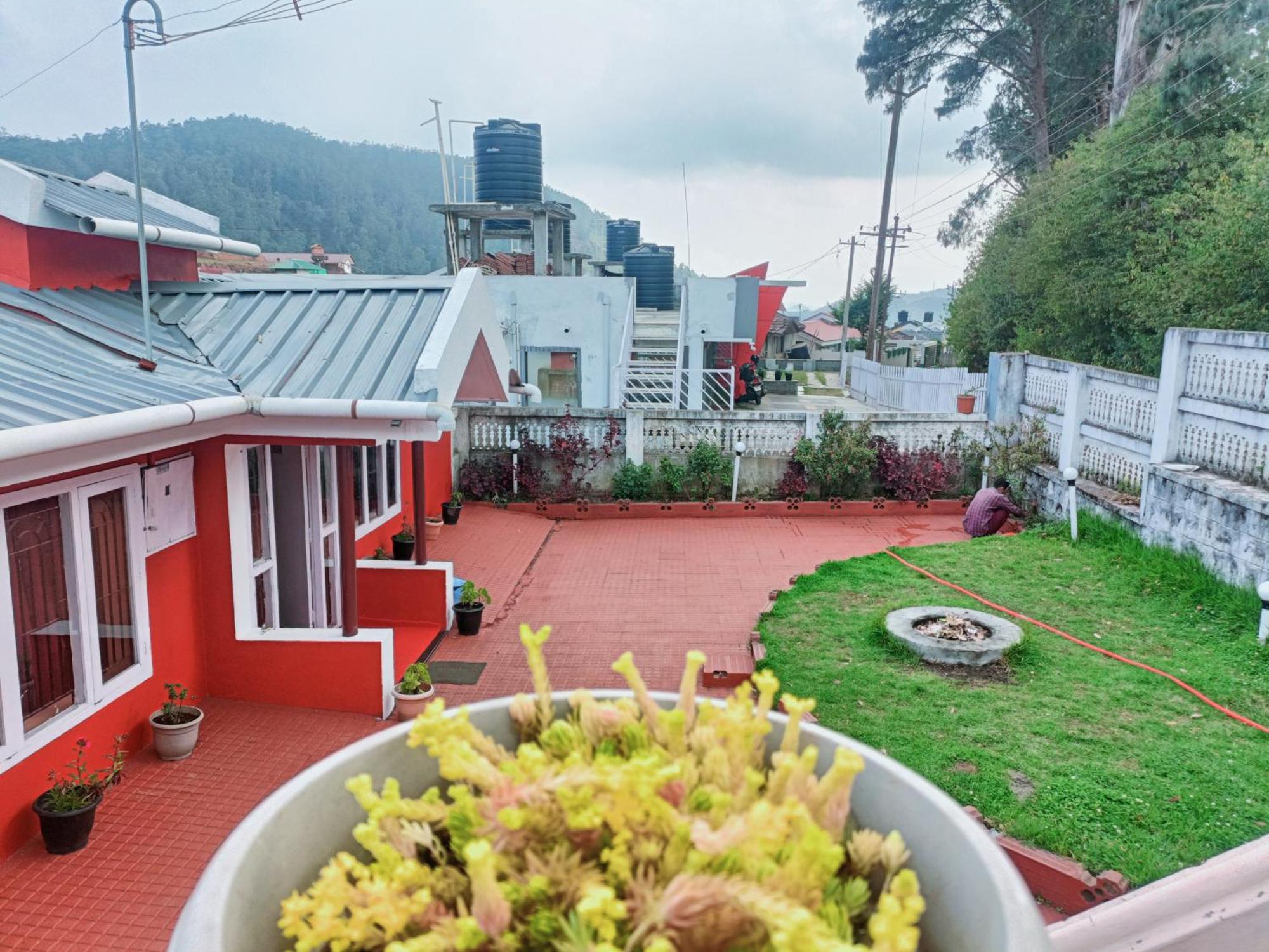 Queens Cottage - Individual Cottage Утакаманд Экстерьер фото